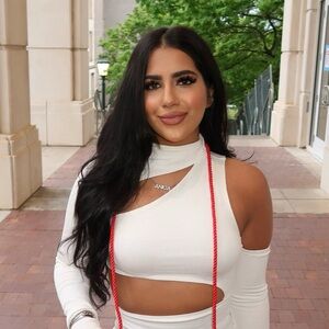 Meet your Posher, Aniqa